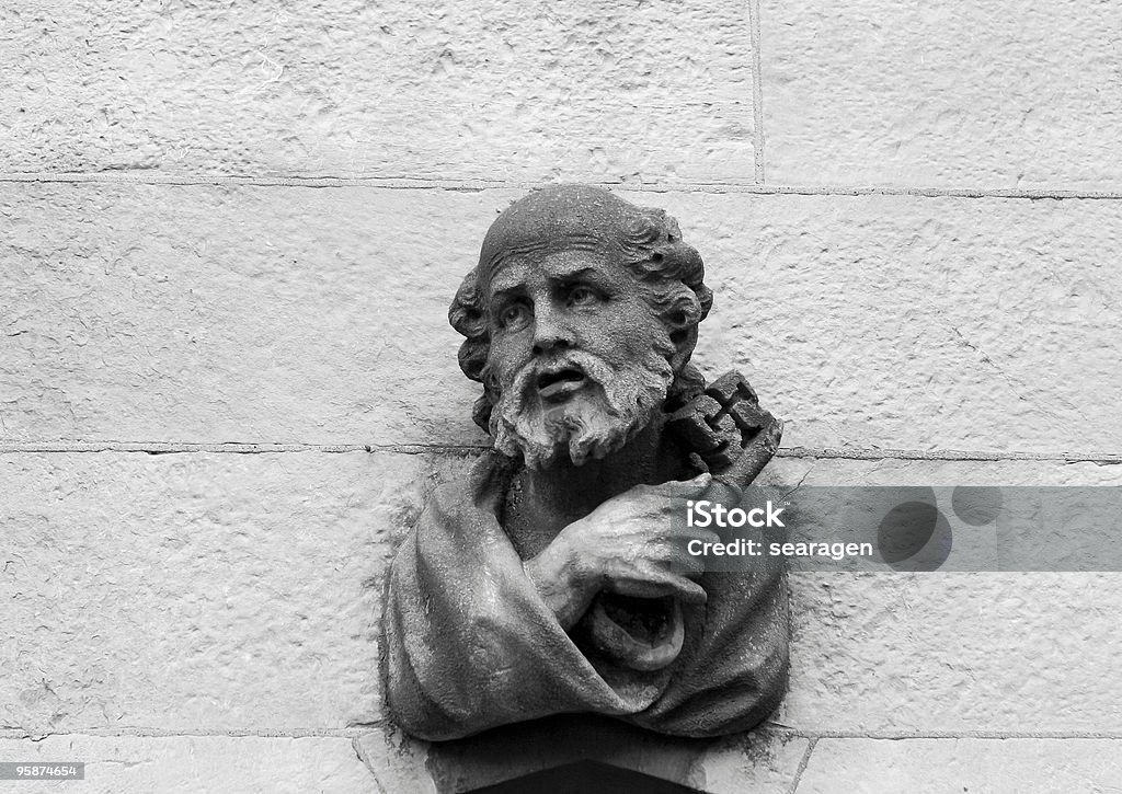 Escultura de piedra de St. Peter - Foto de stock de Adulto libre de derechos