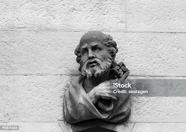 St Peter Pietra Intaglio - Fotografie stock e altre immagini di A forma di croce - A forma di croce, Adulto, Ambientazione esterna