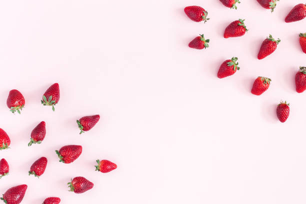 istock Strawberry pattern on pastel pink background. Flat lay, top view 958831486