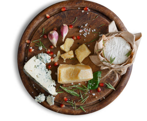 tabla de quesos con especias aislado sobre fondo blanco - cheese still life tray french cuisine fotografías e imágenes de stock