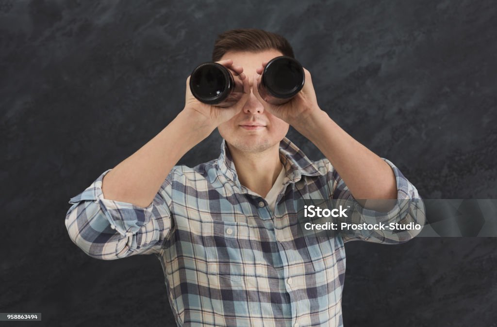 majs maske Ydmyge Man Looking Through Beer Goggles Stock Photo - Download Image Now - Binoculars, Bottle, Protective Eyewear - iStock majs maske Ydmyge Man Looking Through Beer Goggles Stock Photo - Download Image Now - Binoculars, Bottle, Protective Eyewear - iStock