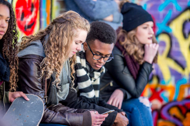 istock Teens In Urban Scene 958883764