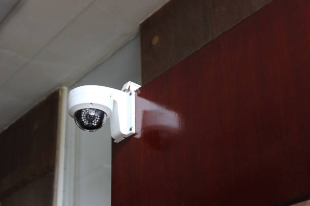 Block Ceiling Security Camera 80+ Spherical Ceiling Security Camera Stock Photos, Pictures & Royalty ...