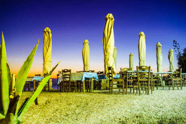 istock Restaurant patio with nobody 958948828