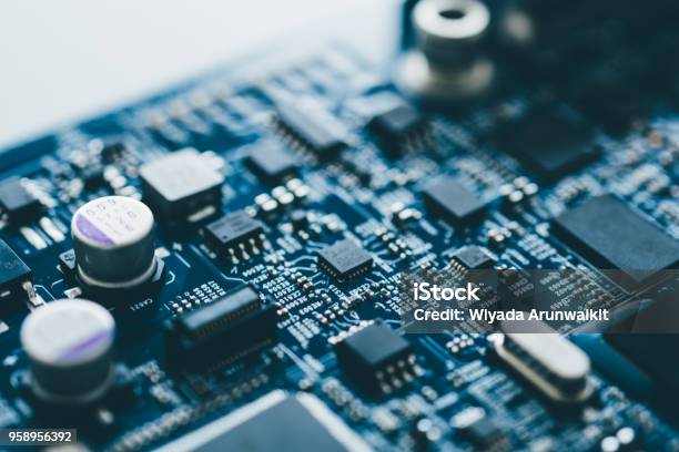 Computer Board Hardware Mainboard Mikroelektronik Server Cpu Chip Halbleiter Schaltung Blau Core Technologie Hintergrund Oder Blau Textur Mit Prozessoren Konzept Elektronisches Gerät Stockfoto und mehr Bilder von Elektronik-Industrie