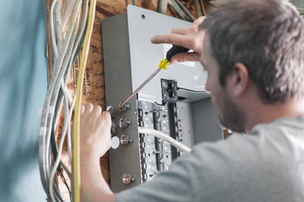 istock Electrician Upgrading a Homes Distribution Board 958969078