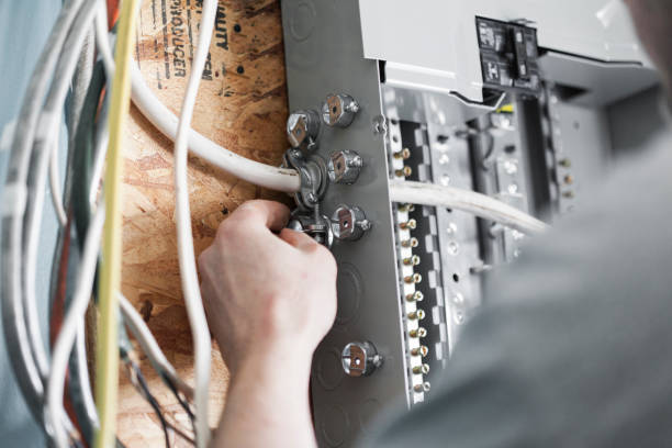 istock Electrician Upgrading a Homes Distribution Board 958969188