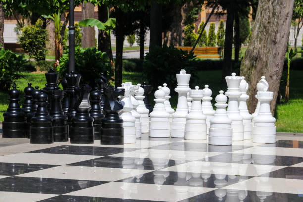 바투 미, 그루지야에 도시 공원에서 큰 체스 보드 - bishop georgia 뉴스 사진 이미지
