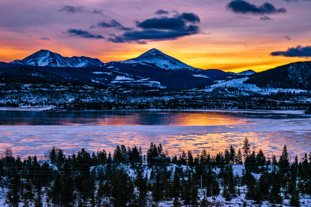 wilderness a breckenridge, colorado - wilderness area snow landscape valley foto e immagini stock