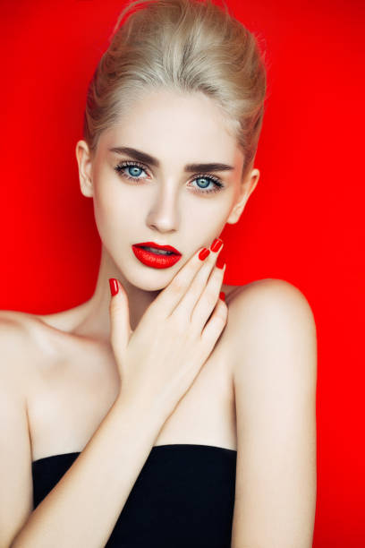 istock Young beautiful woman 959004474