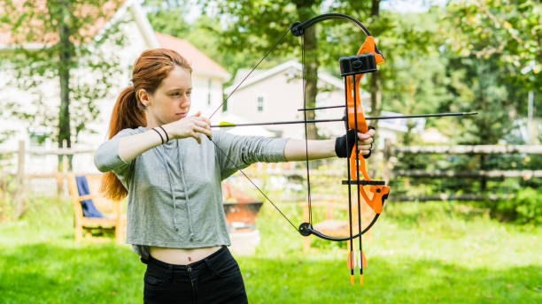 istock The teenager girl practicing archery 959023438