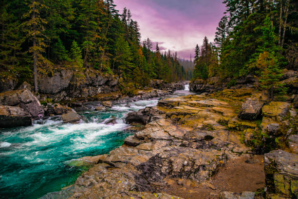 glacier national park in montana - lake us glacier national park cloudscape cloud imagens e fotografias de stock