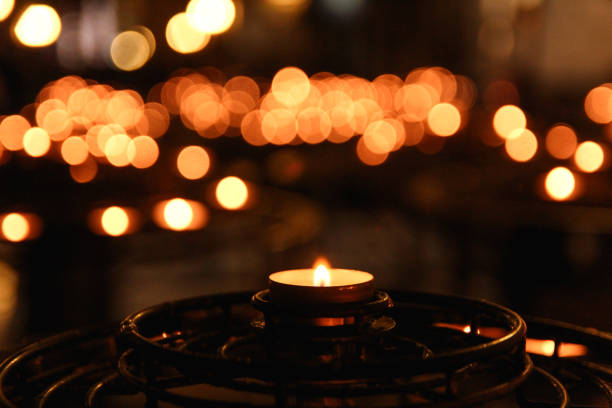 velas de sacre coeur - confession booth imagens e fotografias de stock