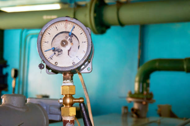 istock The old contact pressure gauge for pressure shows zero. Abstract background. 959118984