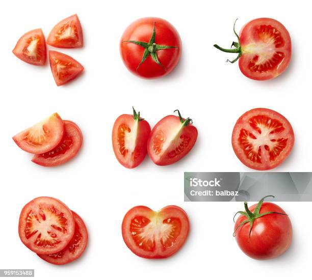 Foto de Conjunto De Tomate Fresco Fatiado E Inteiro e mais fotos de stock de Tomate - Tomate, Fatia, Vista de Cima