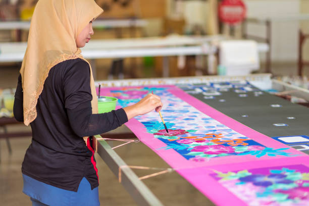 istock Kuala Lumpur Batik factory 959184664
