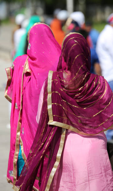 istock many women during the sikh ceremony 959269920