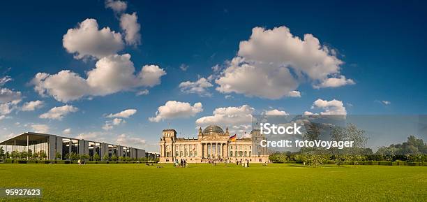 Platz Der Republik Reichstag Berlin Stock Photo - Download Image Now - The Reichstag, Architecture, Blue