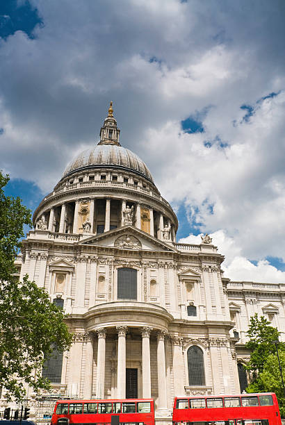 istock St Pauls red London buses 95927628