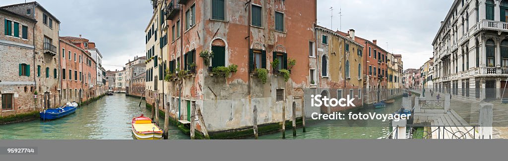 canal de Veneza junction corner - Foto de stock de 25 centavos de dólar royalty-free