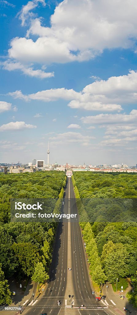 Tiergarten strasse Porta de Brandemburgo - Royalty-free Junho Foto de stock