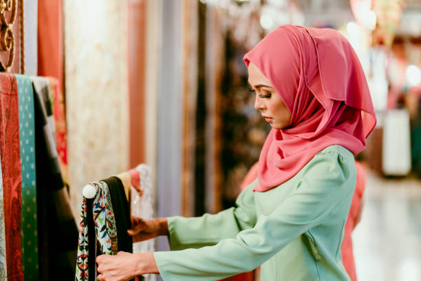 istock Woman shopping at the bazaar 959286888