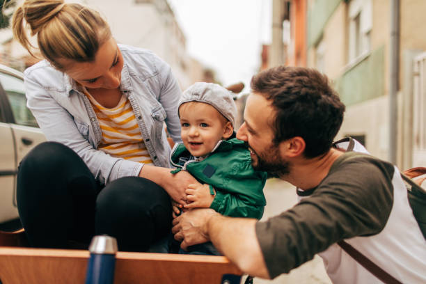 istock City adventure in cargo bike 959304802