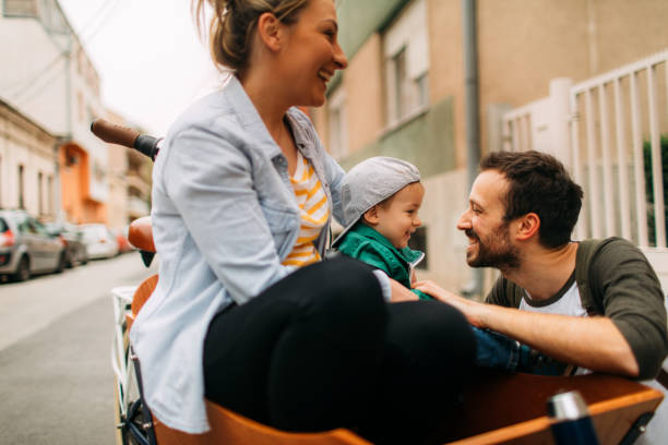 istock City adventure in cargo bike 959304936