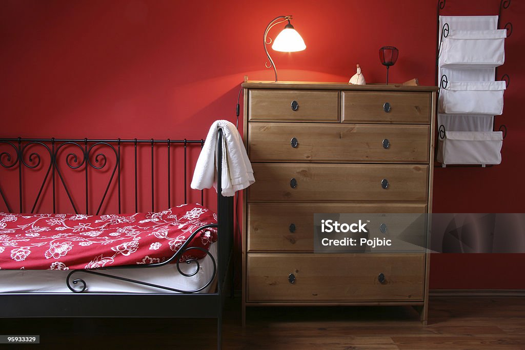 Quarto vermelho - Royalty-free Cómoda Foto de stock