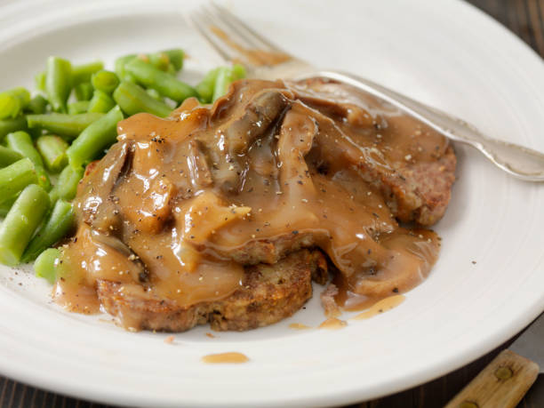 istock Meatloaf with Mushroom Sauce and Green Beans 959356890