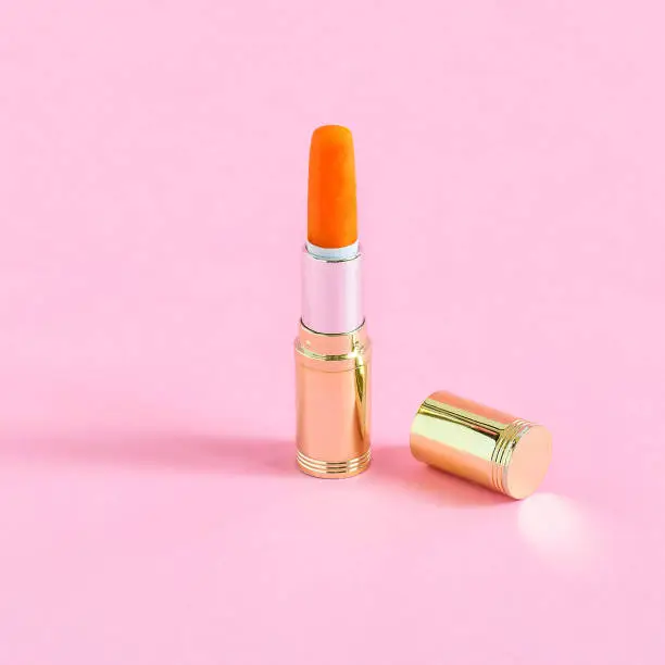 Photo of Creative idea: tube of lipstick and mini carrot