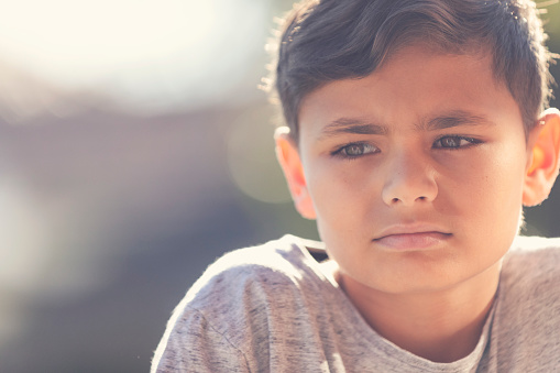 Retrato de muchacho joven aborigen. photo