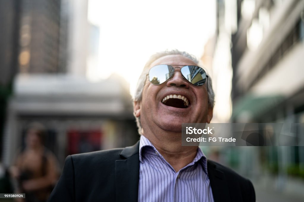 Homem de negócios maduros rindo - Foto de stock de Homens Idosos royalty-free