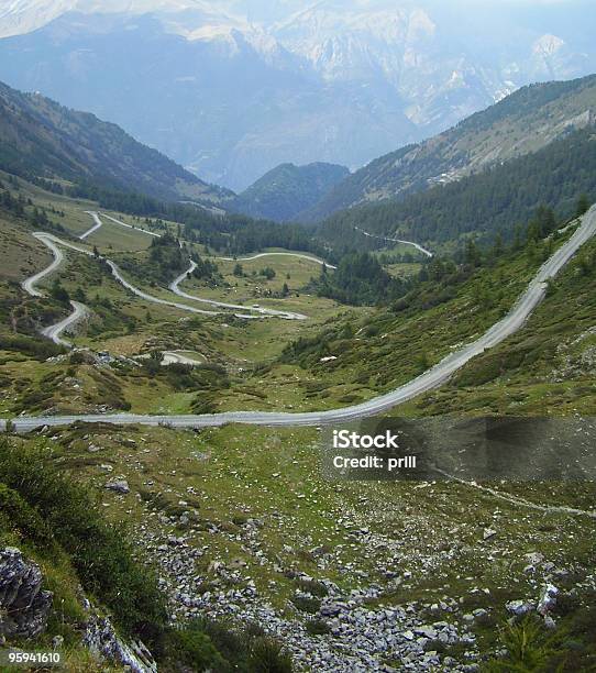 Ulice W Alpach Francuskich - zdjęcia stockowe i więcej obrazów Alpy - Alpy, Bez ludzi, Chłodny