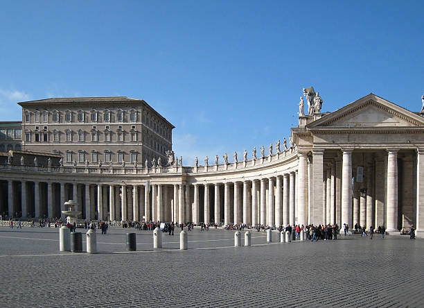 istock Colonnades at Saint Peter´s Square 95944049