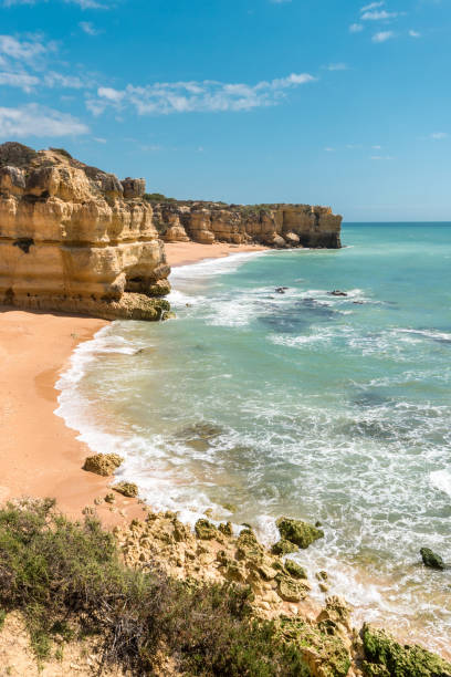 istock Beautiful sandy beaches and turquoise ocean. 959453712