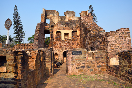 Kittur, also known as Kitturu was held by the Desai marathas of Kittur, as well as Rani Chennamma, a lingayat woman warrior of Karnataka who revolted against the British in 1824.