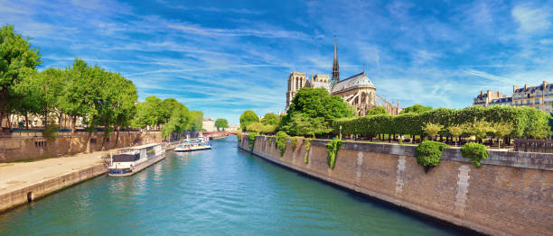 istock Notre Dame Cathedral in Paris in Spring 959462550