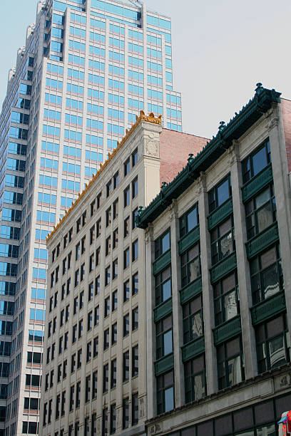 istock buildings in the day 95946313