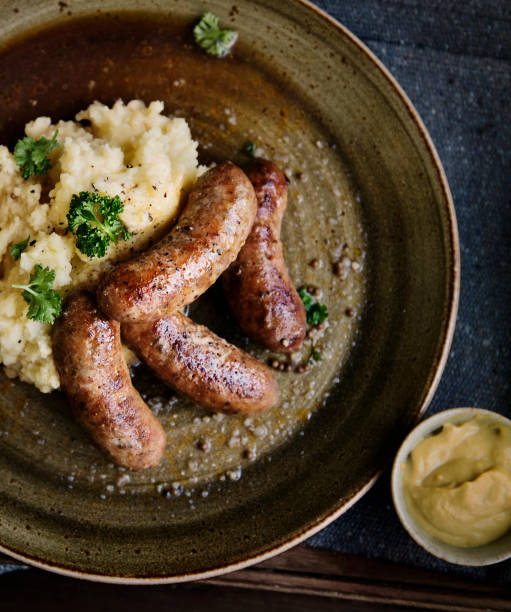 bangers e mash food fotografia ricetta idea - sausage food mash grilled foto e immagini stock