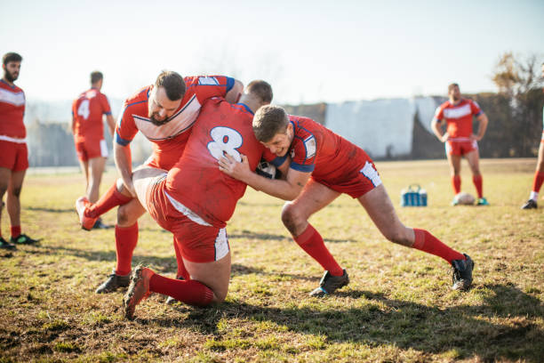 aufwärmen - rugby scrum sport effort stock-fotos und bilder