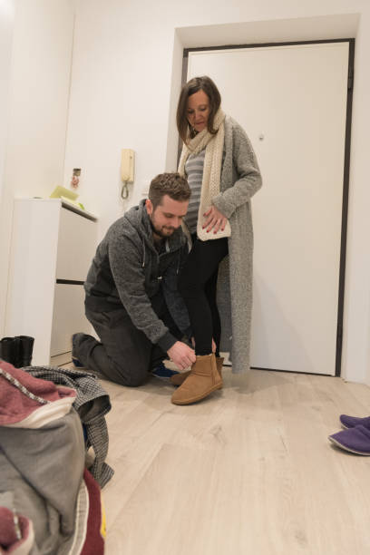 istock Pregnant couple in a new home 959551380