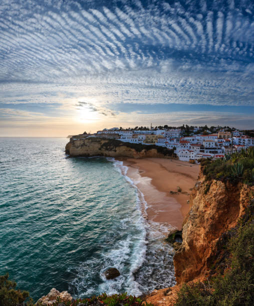 istock Evening sunset Atlantic coastline, Algarve, Portugal 959598864
