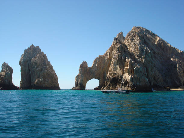 istock The Cabo San Lucas Arch 959604920