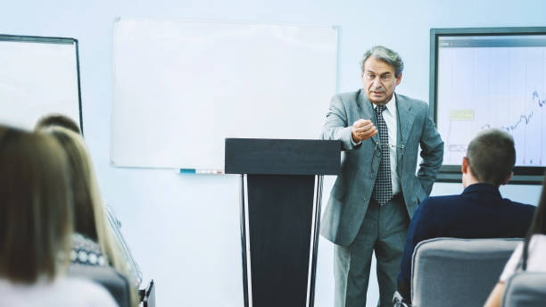 istock Businessman giving a presentation at the conference. teamwork concept 959626222