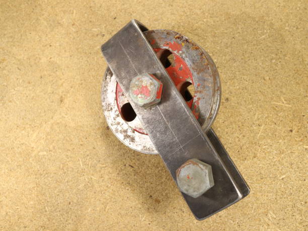 wheel from the winch on the board