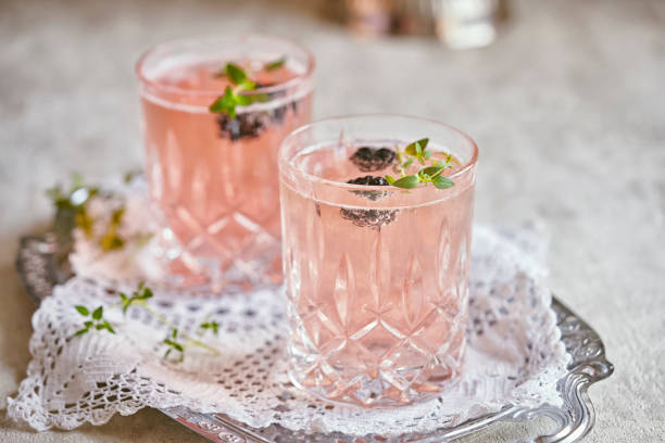 istock Blackberry Thyme Champagne Cocktail 959666600