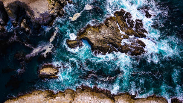 istock Rocks and Waves in Big Sur 959720528