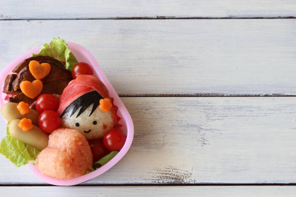 istock Lunch of girl 959790888