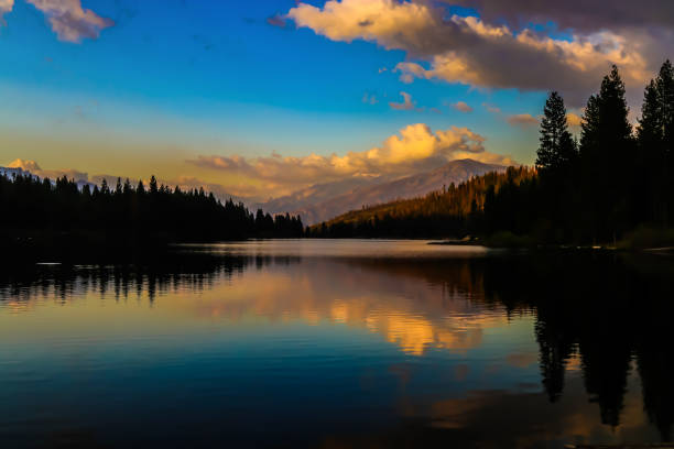 istock Summer at the lake 959834198